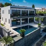 Titanium Вилла