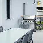 Titanium Вилла