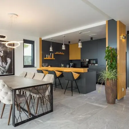 ヴィラ Titanium *