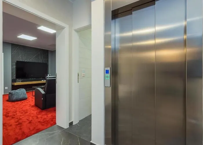 ヴィラ Titanium オパティヤ